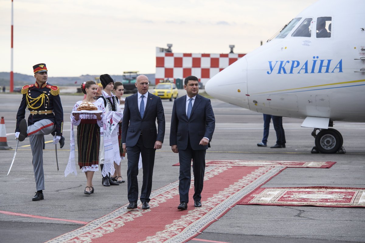 Премьер-министр Гройсман приехал в Молдову