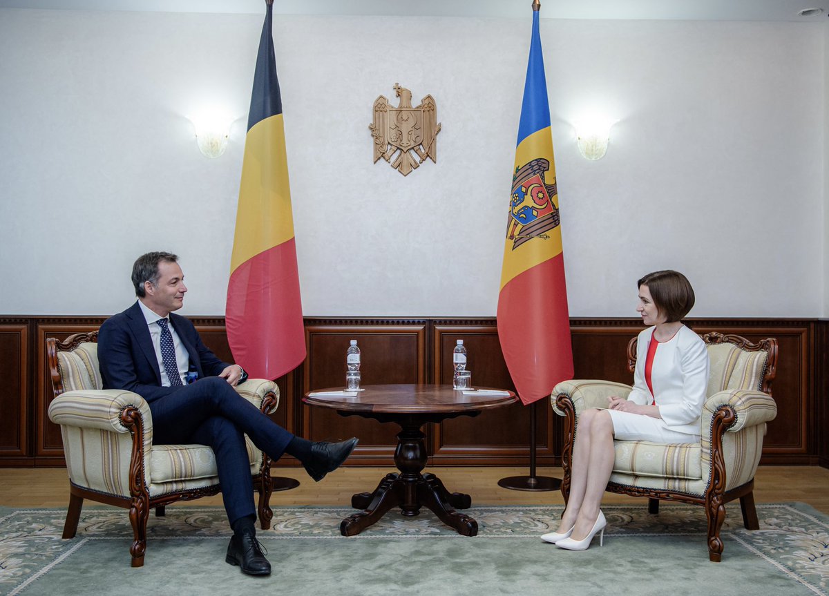 Maia Sandu: Welcomed Belgian PM @alexanderdecroo to Chisinau today. Had a good exchange on Moldova's humanitarian response to the war in Ukraine & its effects on our country. I look forward to expanding Moldova relations & count on Belgian support as we move on with our accession bid to the EU