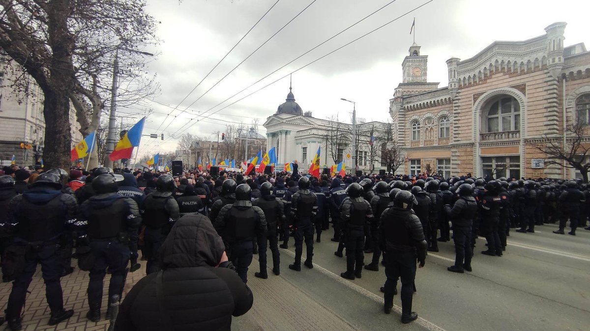 Массовое присутствие полиции в Кишиневе