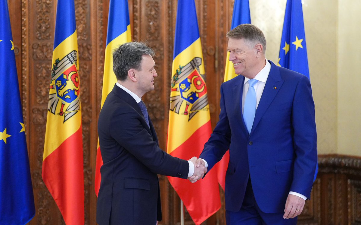 摩尔多瓦总理 Dorin Recean 在布加勒斯特会见罗马尼亚总统@KlausIohannis 和罗马尼亚总理 Nicolae Ciuca