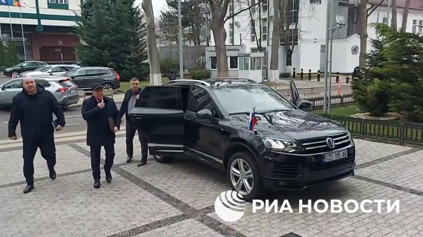 Das Außenministerium der Republik Moldau hat den russischen Botschafter einbestellt, nachdem berichtet wurde, dass russische Wahllokale in Transnistrien eröffnet werden