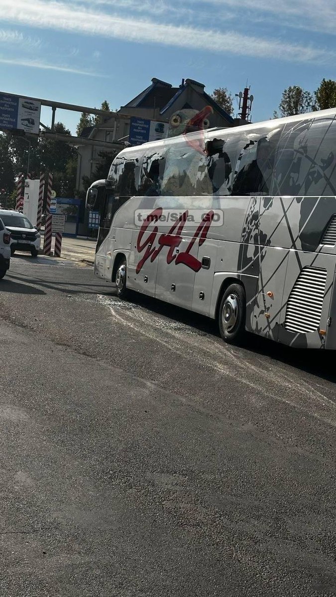 שוטר משטרת הגבולות המולדבית נפצע קלות לאחר שפצצה רוסית פגעה באדמה ופגעה באוטובוס אזרחי הממתין ליד מעבר הגבול של פלאנקה, לפי משטרת הגבולות המולדבית.